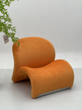 Lip Lounge Chair with Organic Curved Silhouette and Upholstered Finish
