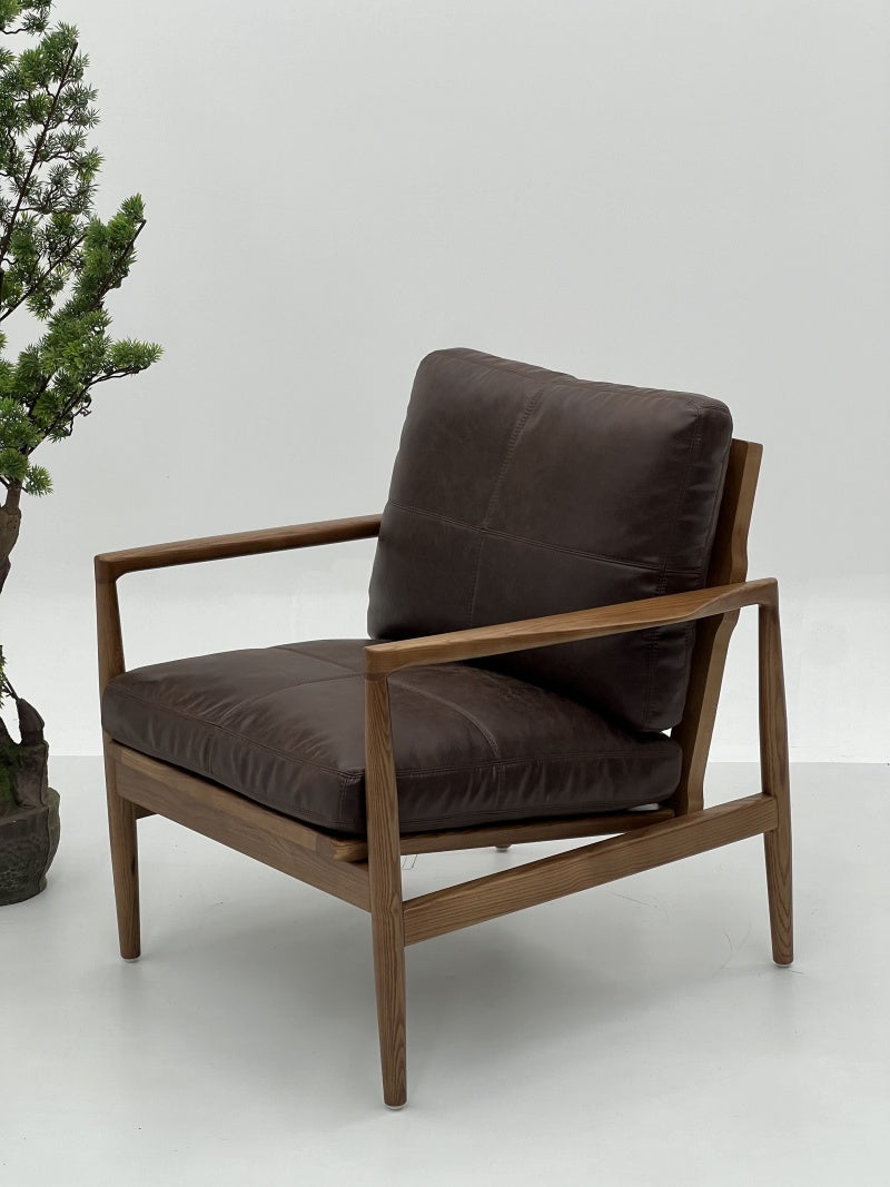 Hank Chair ¨C Solid Wood Upholstered Lounge Chair for Wholesale and OEM Programs