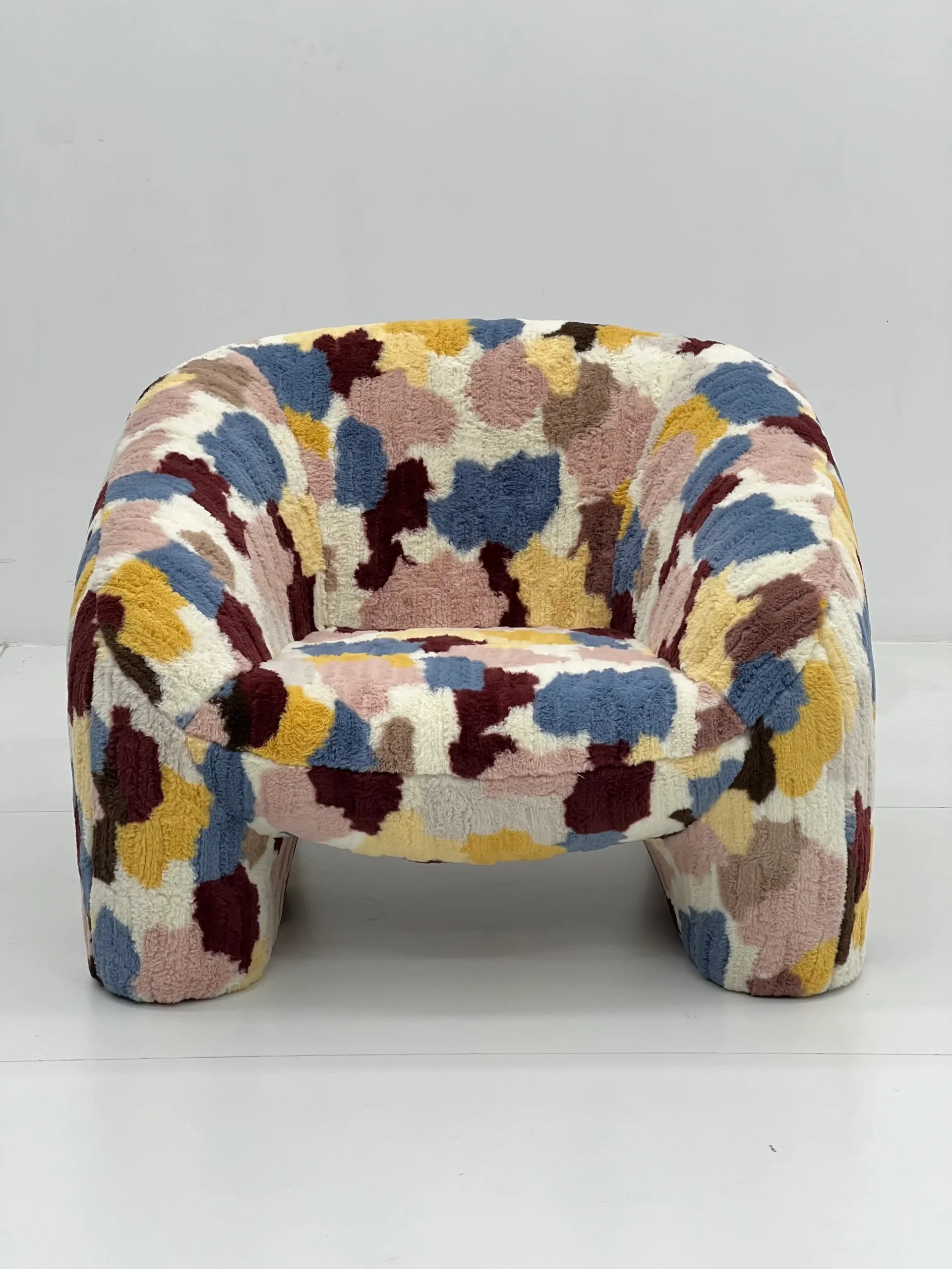Modern Abstract Boucle Lounge Chair in Multi-Color Pastel ¨C Oversized Cloud Seating with Plush Texture for Commercial Hotels, Lounges & Premium Offices