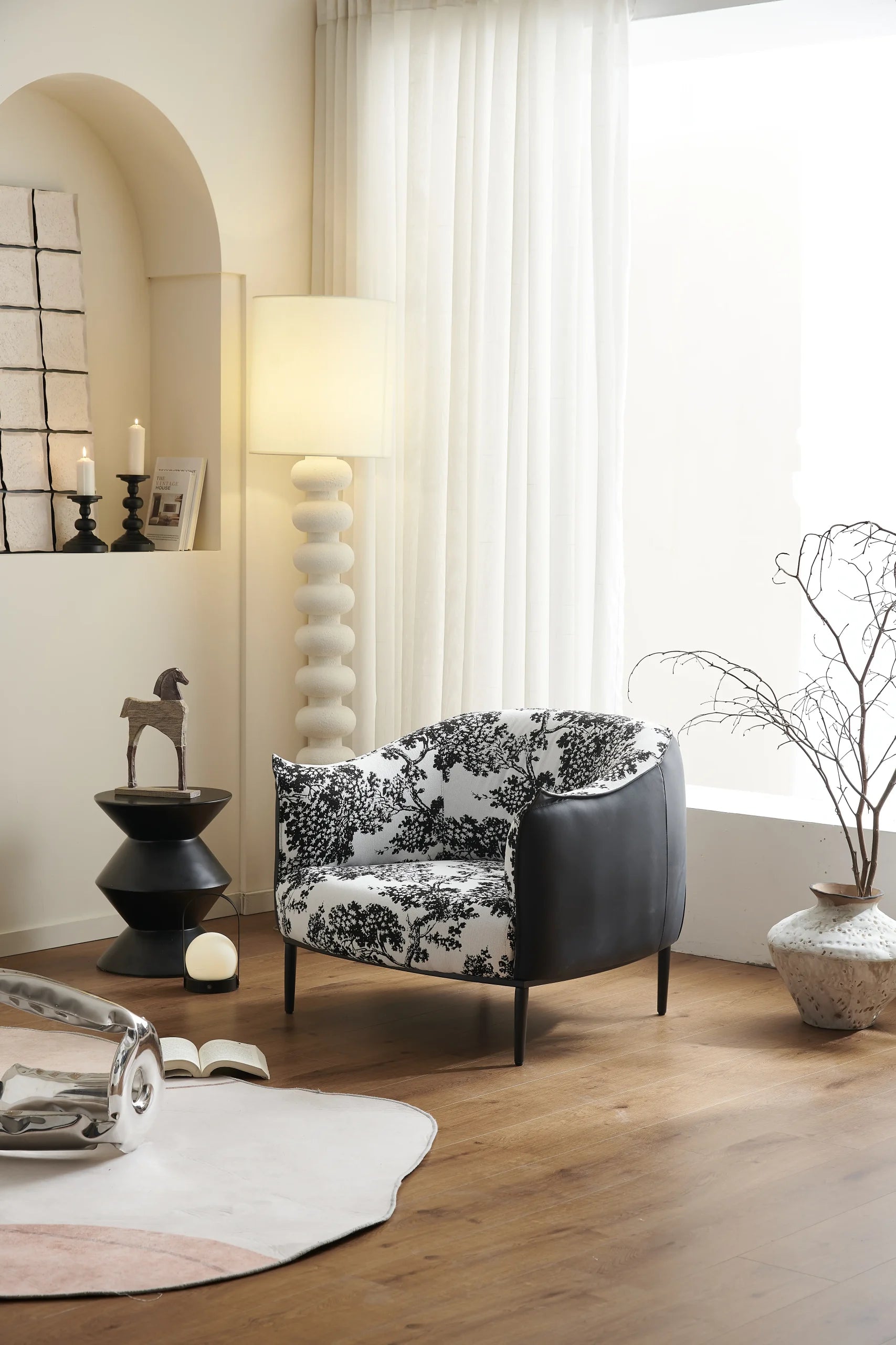 Black White Toile Lounge Chair with Black Frame ¨C Elegant Artistic Accent Seating for Boutique Hotels & Commercial Lounges