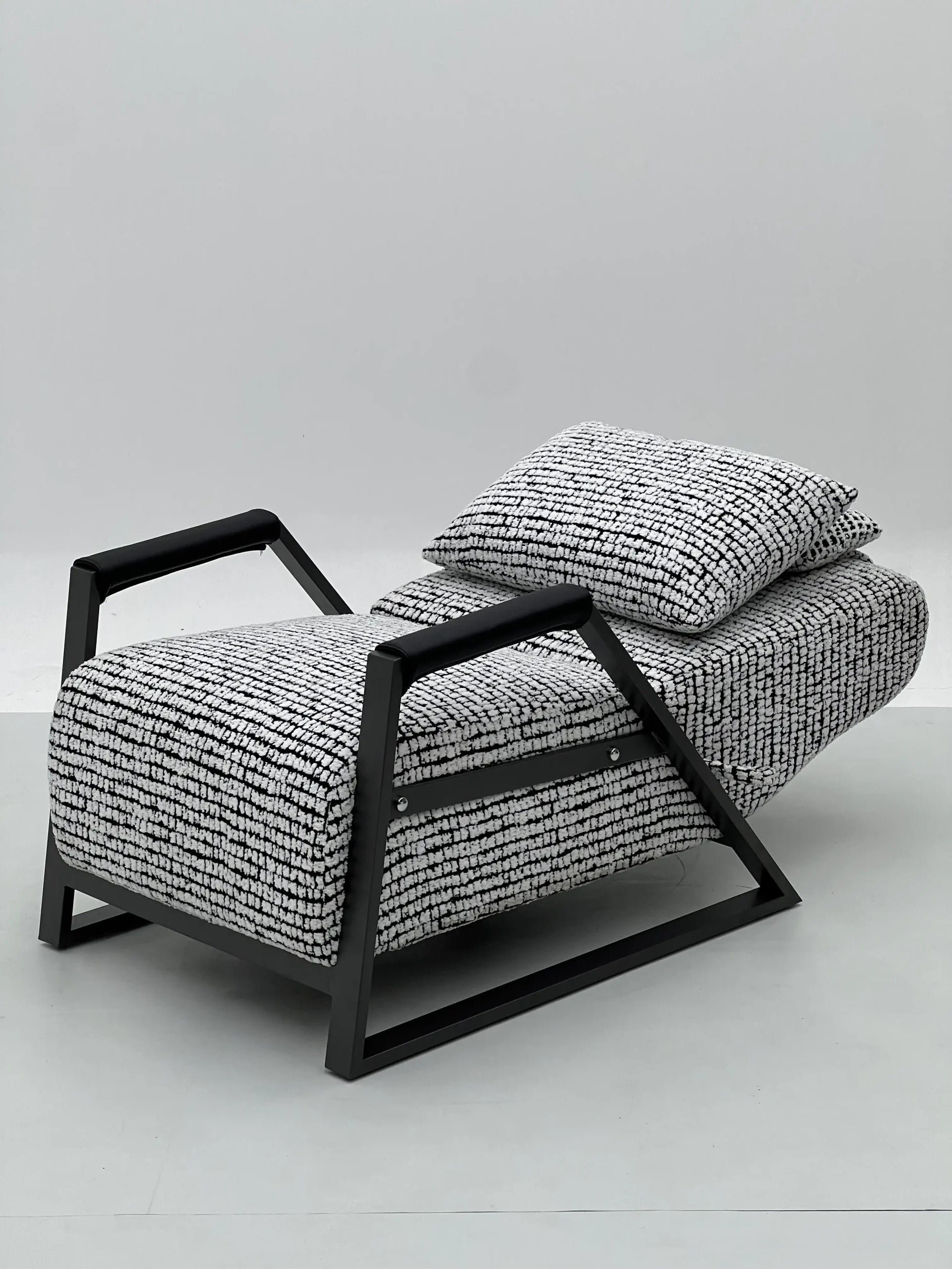 Modern Black Boucl¨¦ Lounge Chair with Geometric Metal Frame ¨C Textured Accent Seating for Commercial Hotels, Offices & Lounges