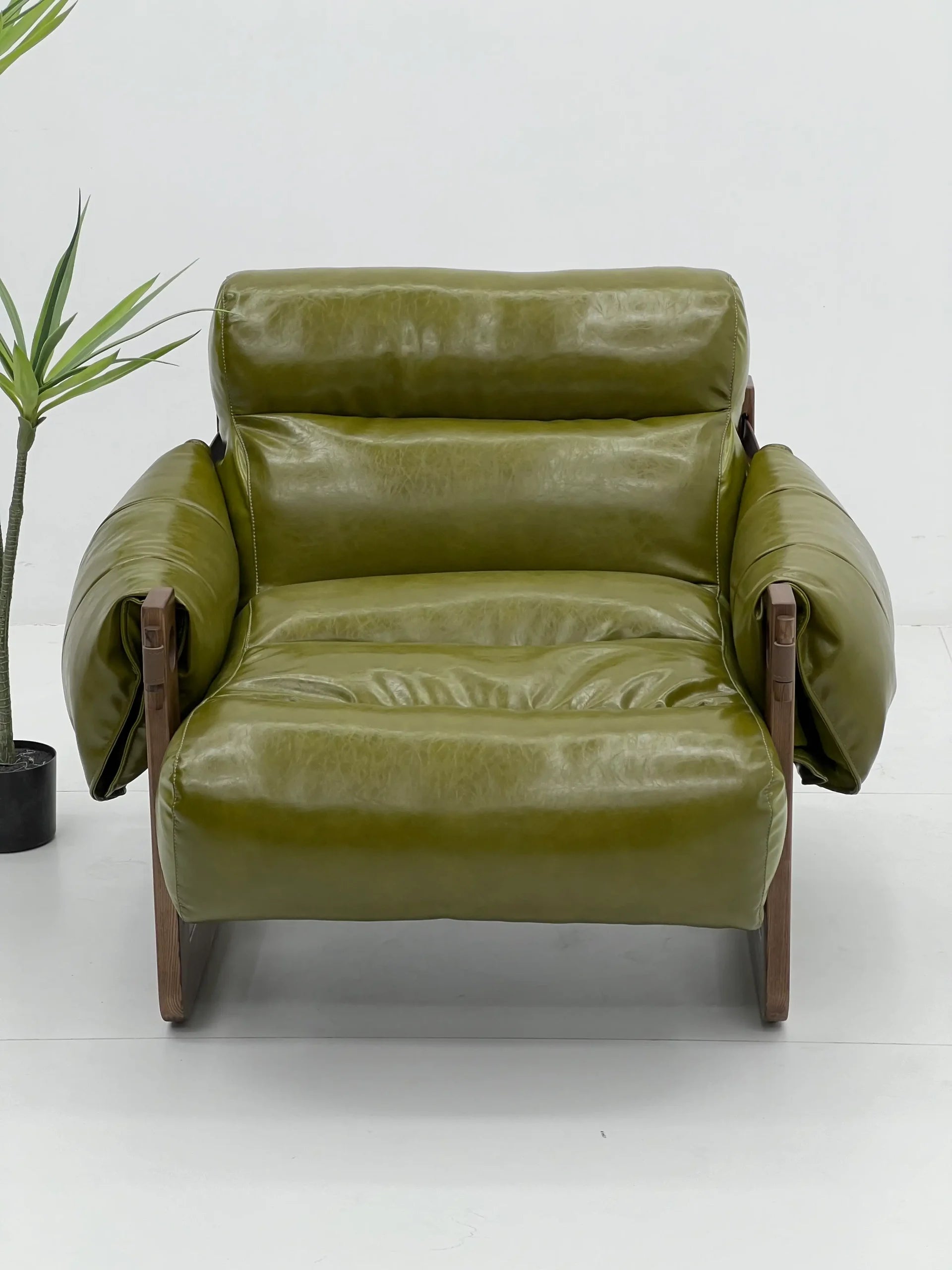 Modern Olive Leather Rocking Lounge Chair with Walnut Frame ¨C Sculptural Oversized Rocker for Commercial Hotels, Lounges & Premium Offices