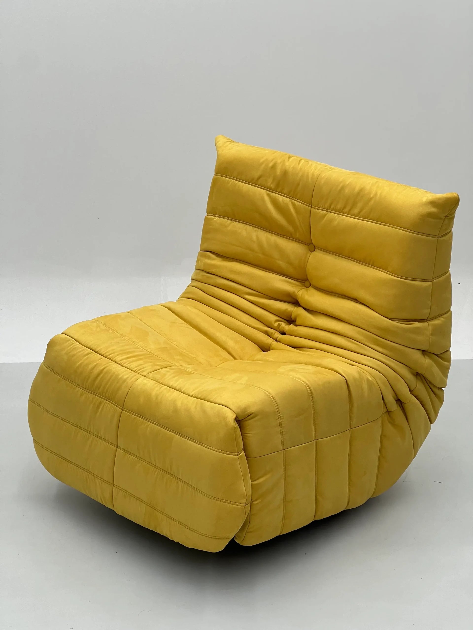 Yellow Quilted Lounge Chair ¨C Luxurious Modern Accent Seating for Boutique Hotels & Commercial Spaces